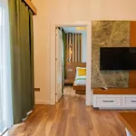 Hera & Hotel 3*