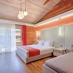 Hera & Hotel 3*