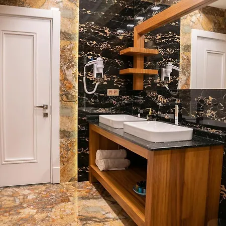Hotel Hera Cirali