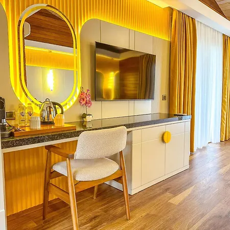 Hotel Hera Cirali