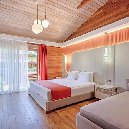 Hera Hotel 3*