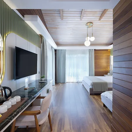 Hera Hotel 3*