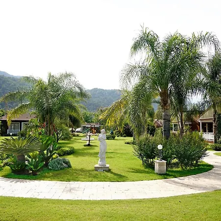 Hera Hotel 3*