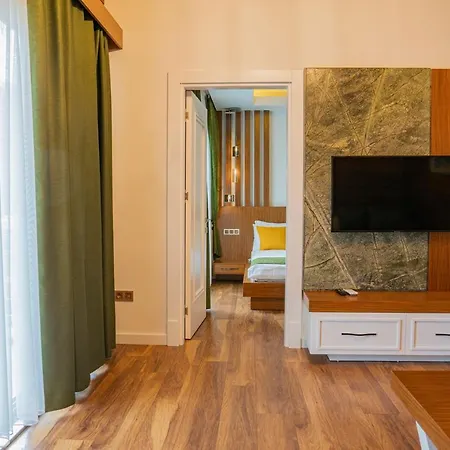Hera & Hotel 3*